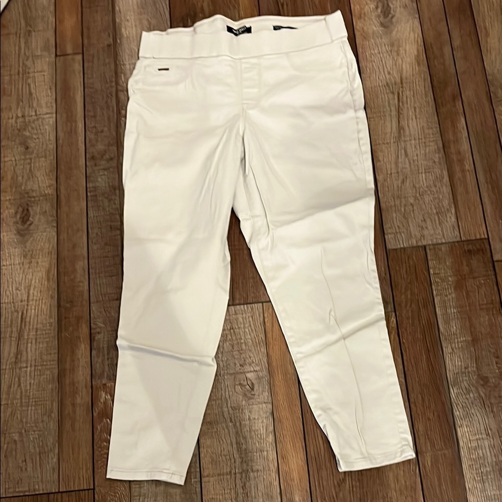 Nine West Sand Color Skinny Jeans Sleek Modern Style